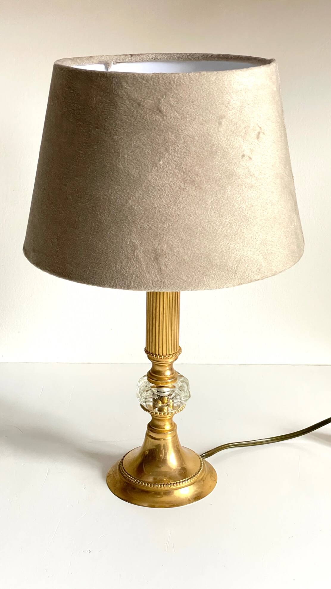 Lampe vintage en métal doré et cristal