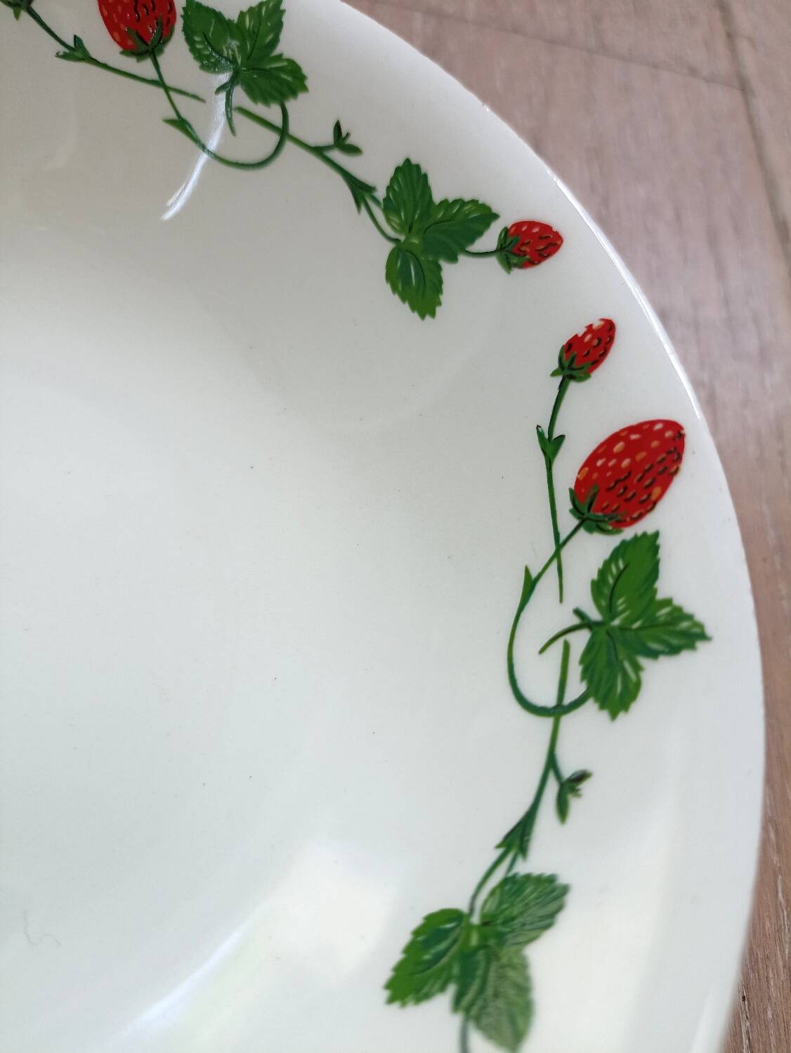 Gien strawberry cups