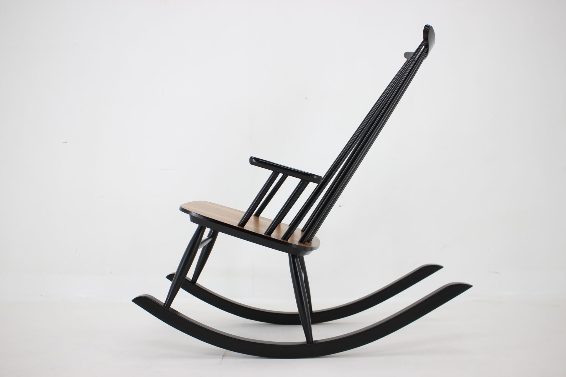 1960s Varjosen Puunjalostus Beech Rocking Chair, Finland