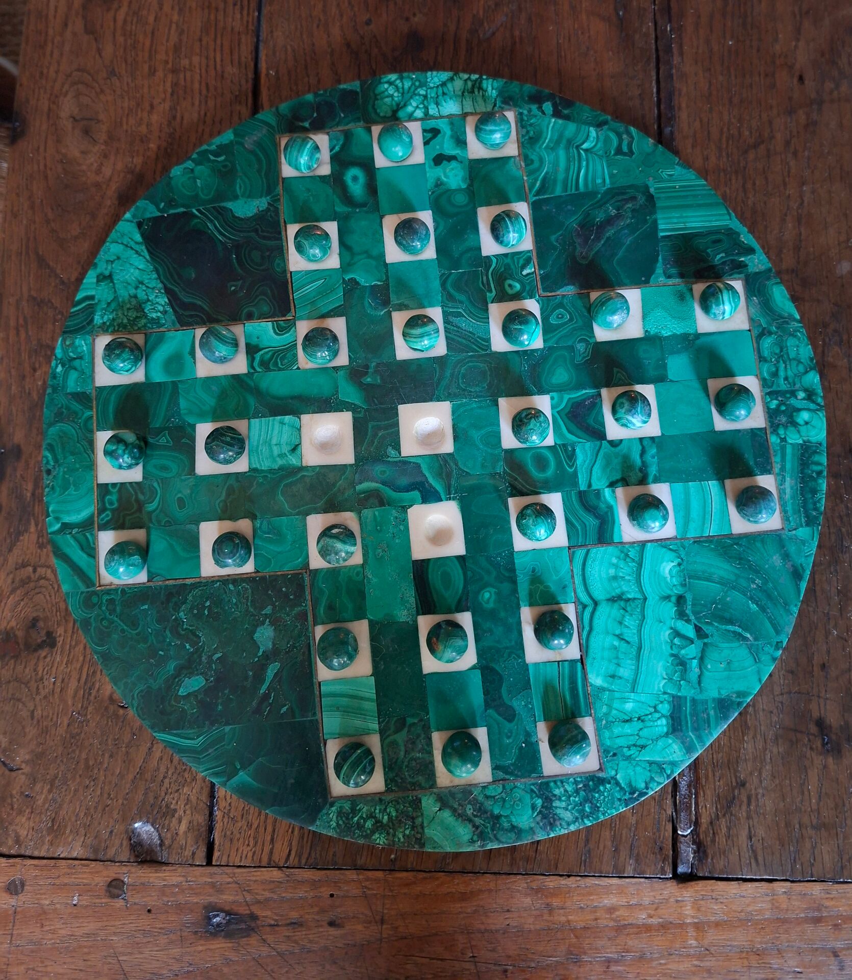 Solitaire game in malachite