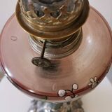 Lampe à pétrole fin xixème siècle montée sur colonne corinthienne.