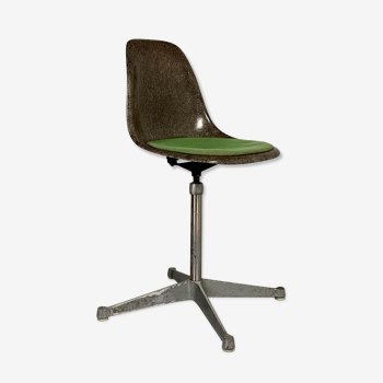 Chaise de bureau DSW pivotante par Charles & Ray Eames pour Herman Miller, 1980