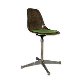 DSW chair by Charles and Ray Eames for Herman Miller, 1980