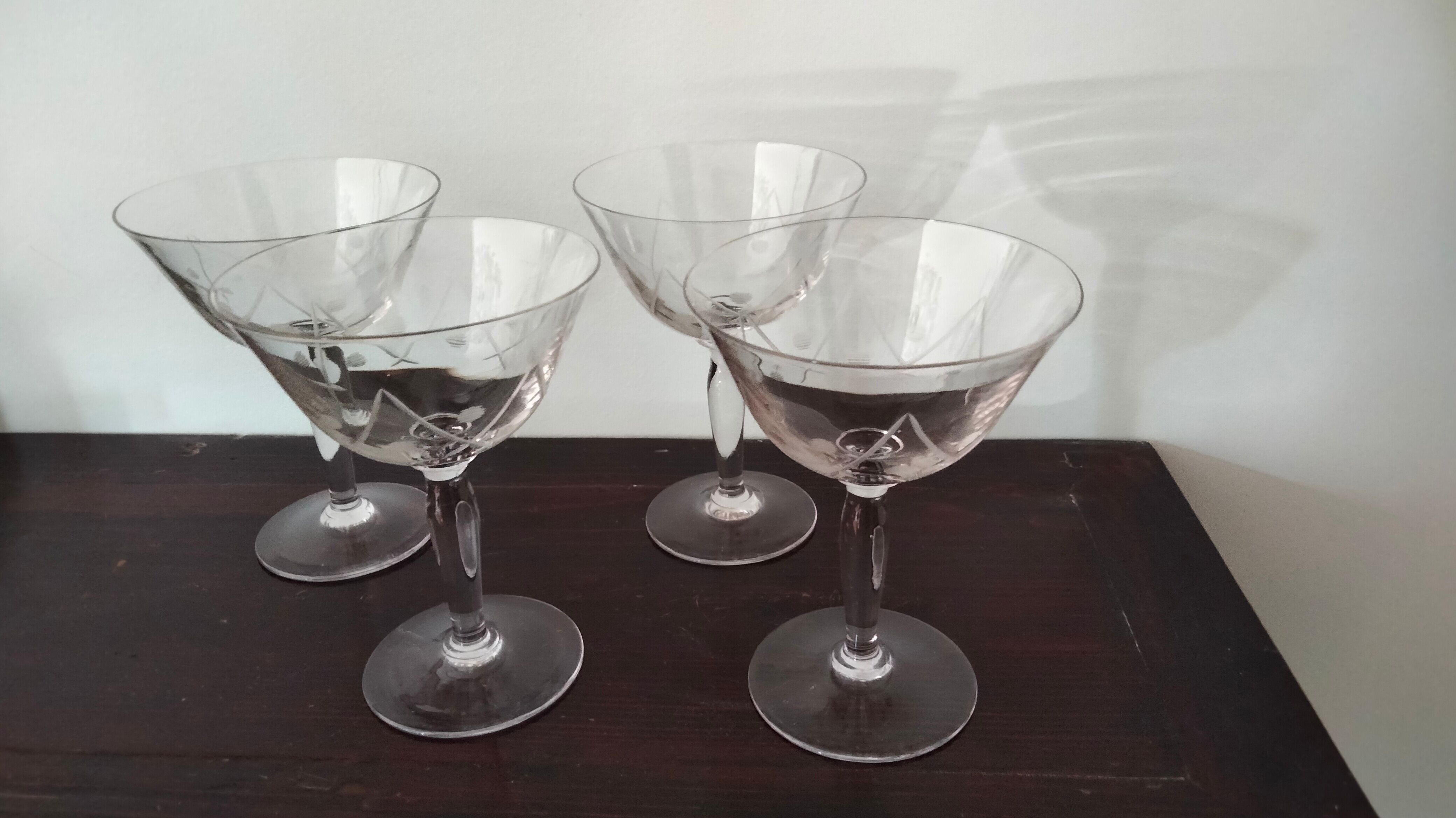 4 champagne glasses in engraved crystal