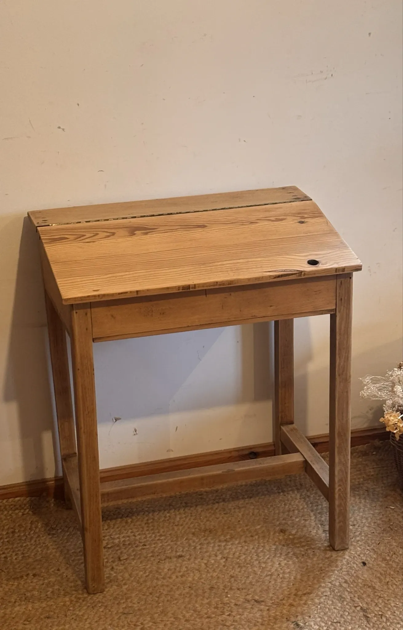 Pupitre d’écolier ancien en bois massif brut - bureau