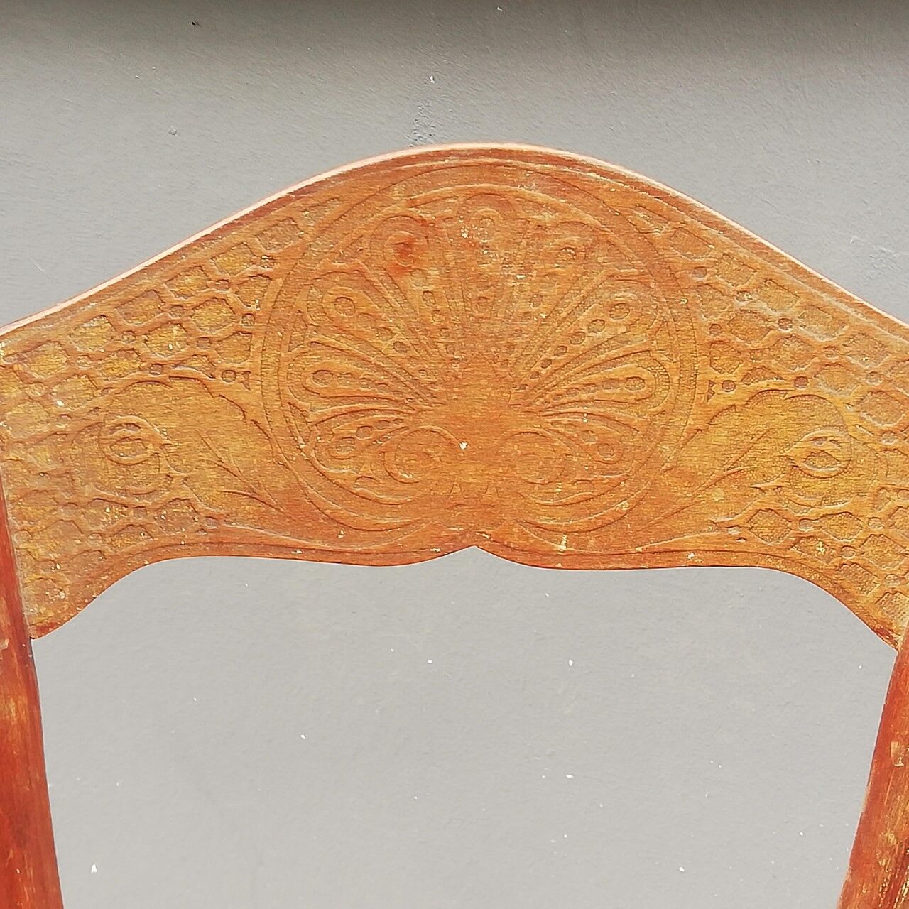 1900 curved wooden chair