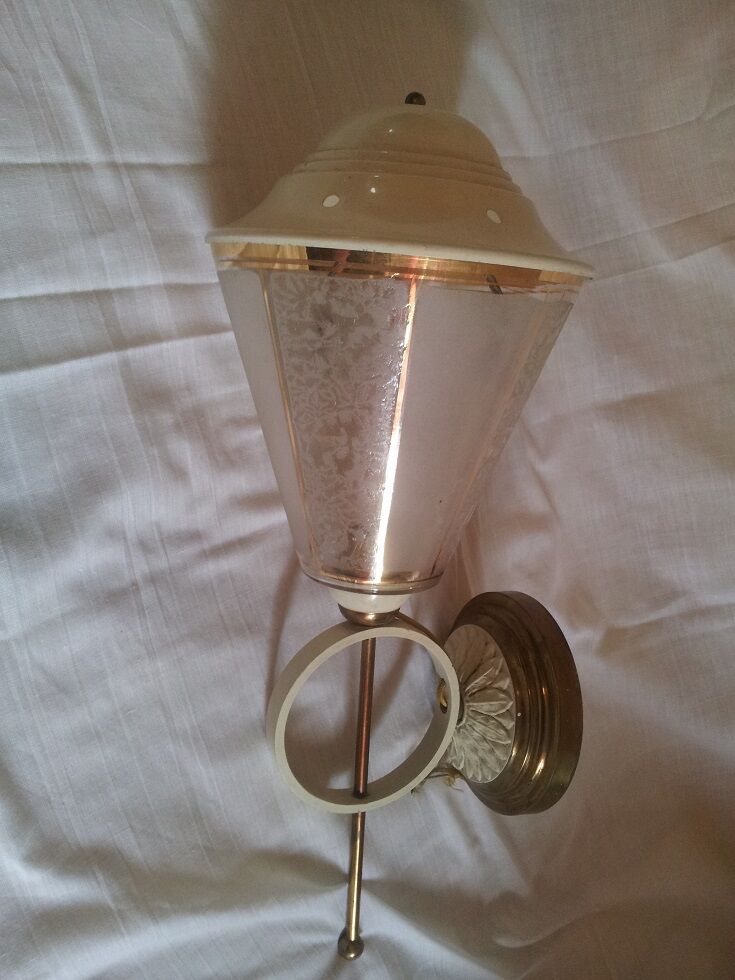 Applique couverte de métal et verre 40
