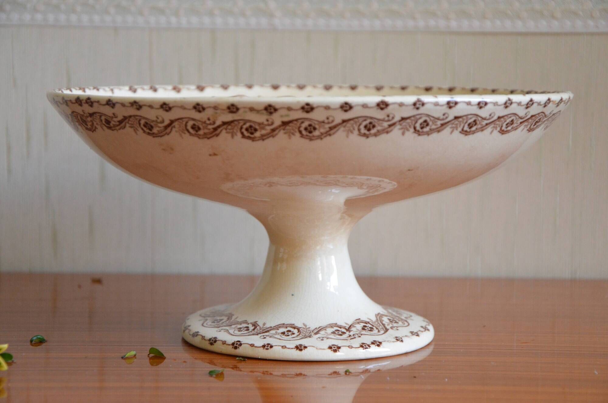 Large fruit bowl from the Clarefontaine earthenware factory, LG, Turin collection.