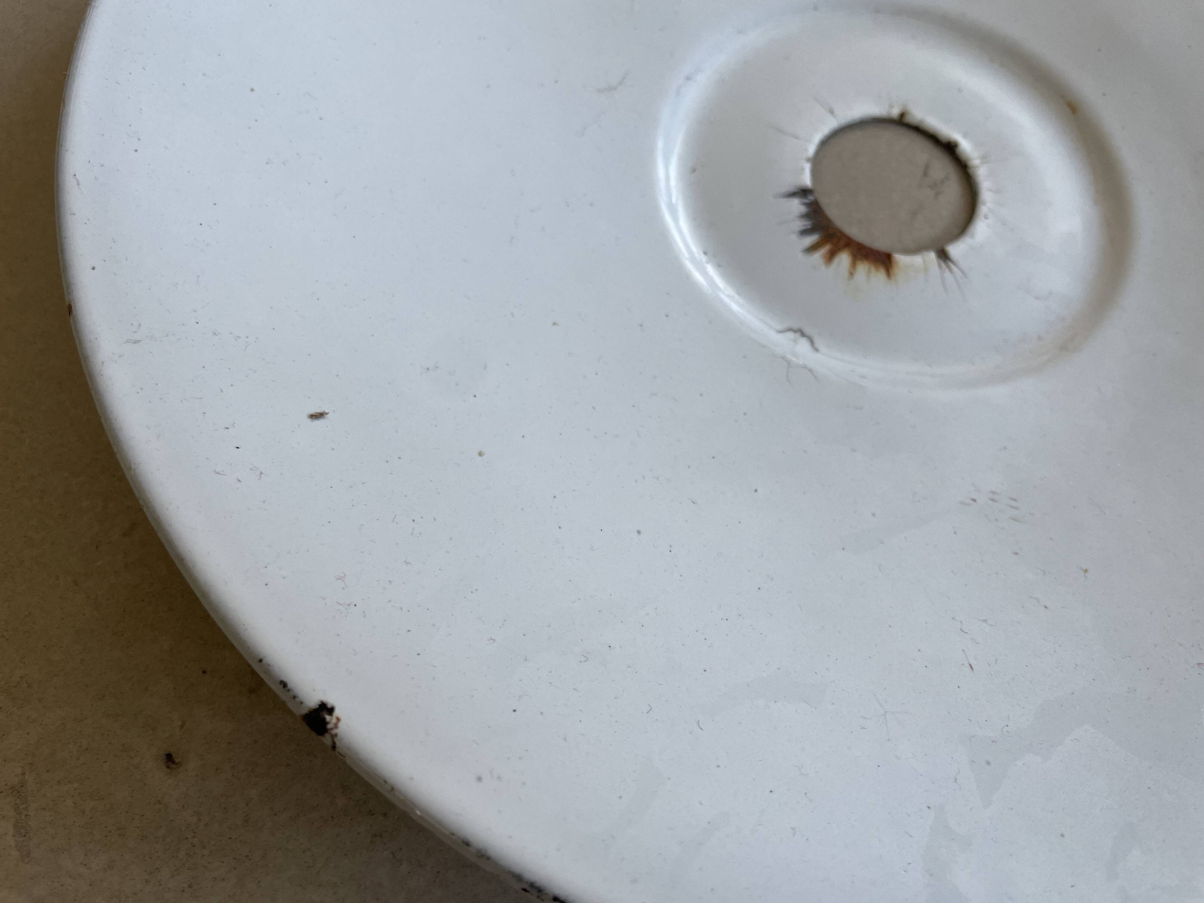 Sheet metal suspension, industrial enameled bowl