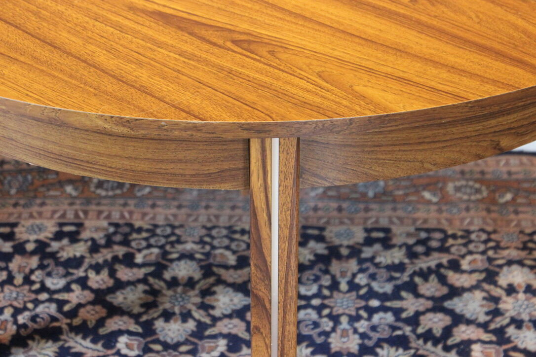 able to eat vintage round in formica imitation teak, with hidden extension, Scandinavian style
