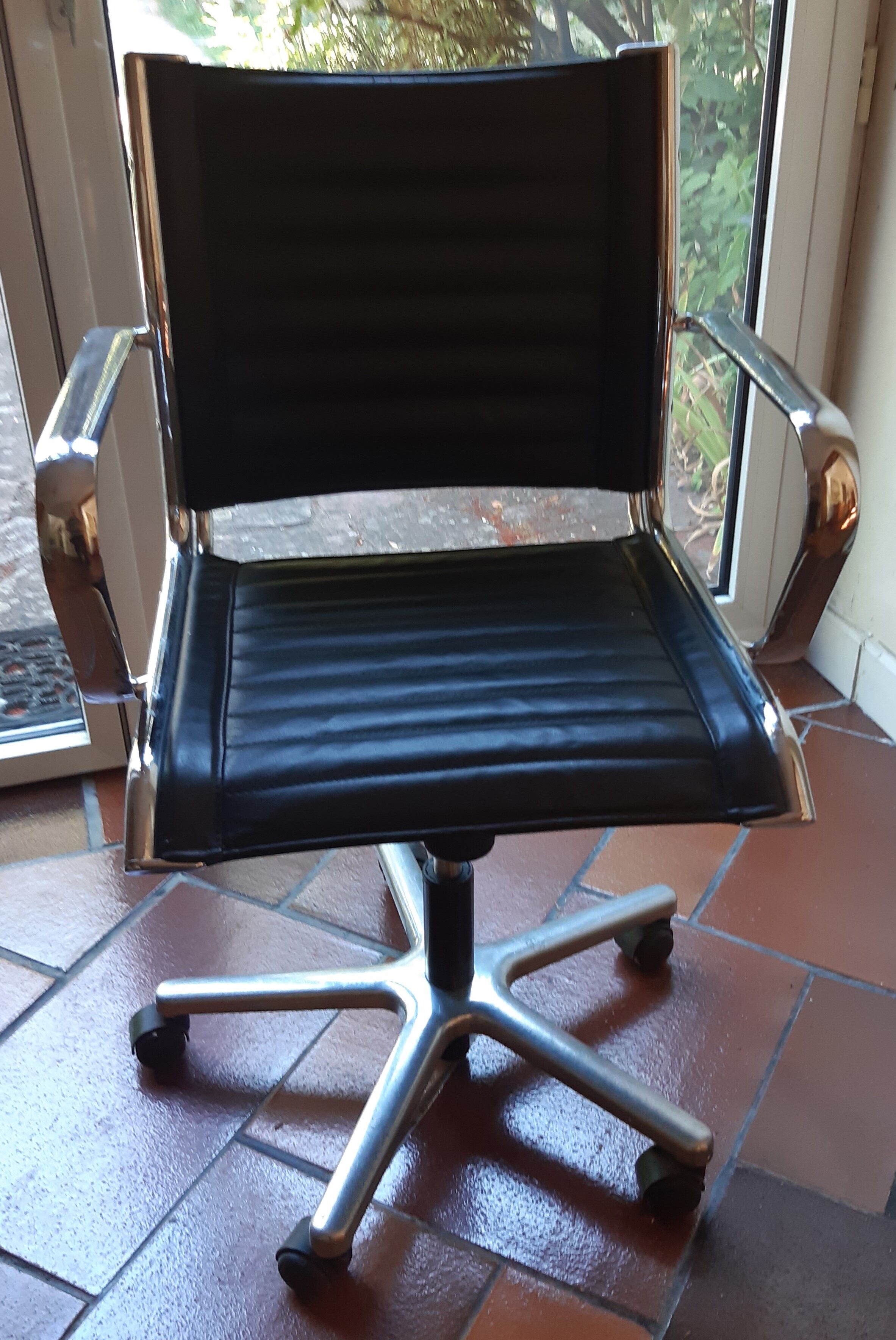 Desk chair