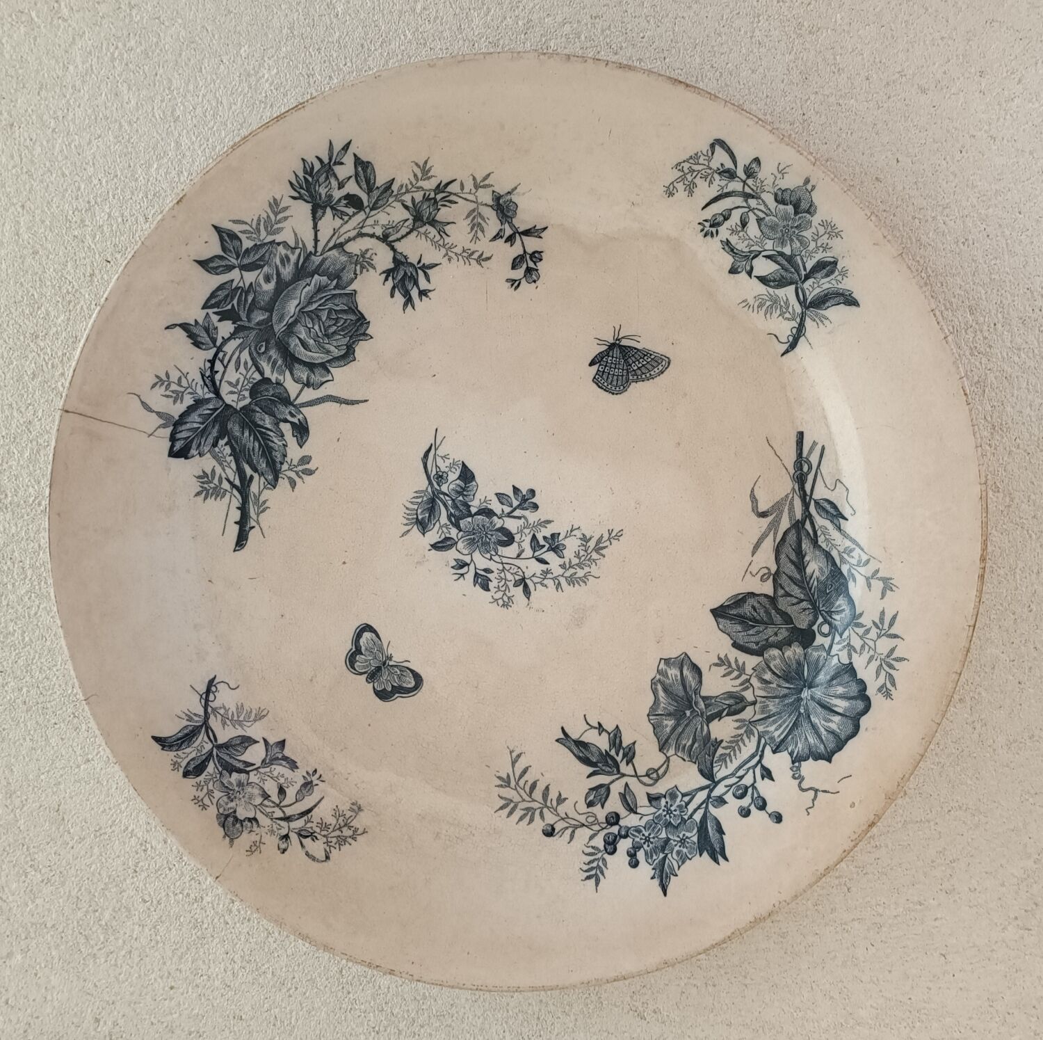 Round iron earth dish Onnaing