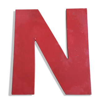 Letter teaches wood N