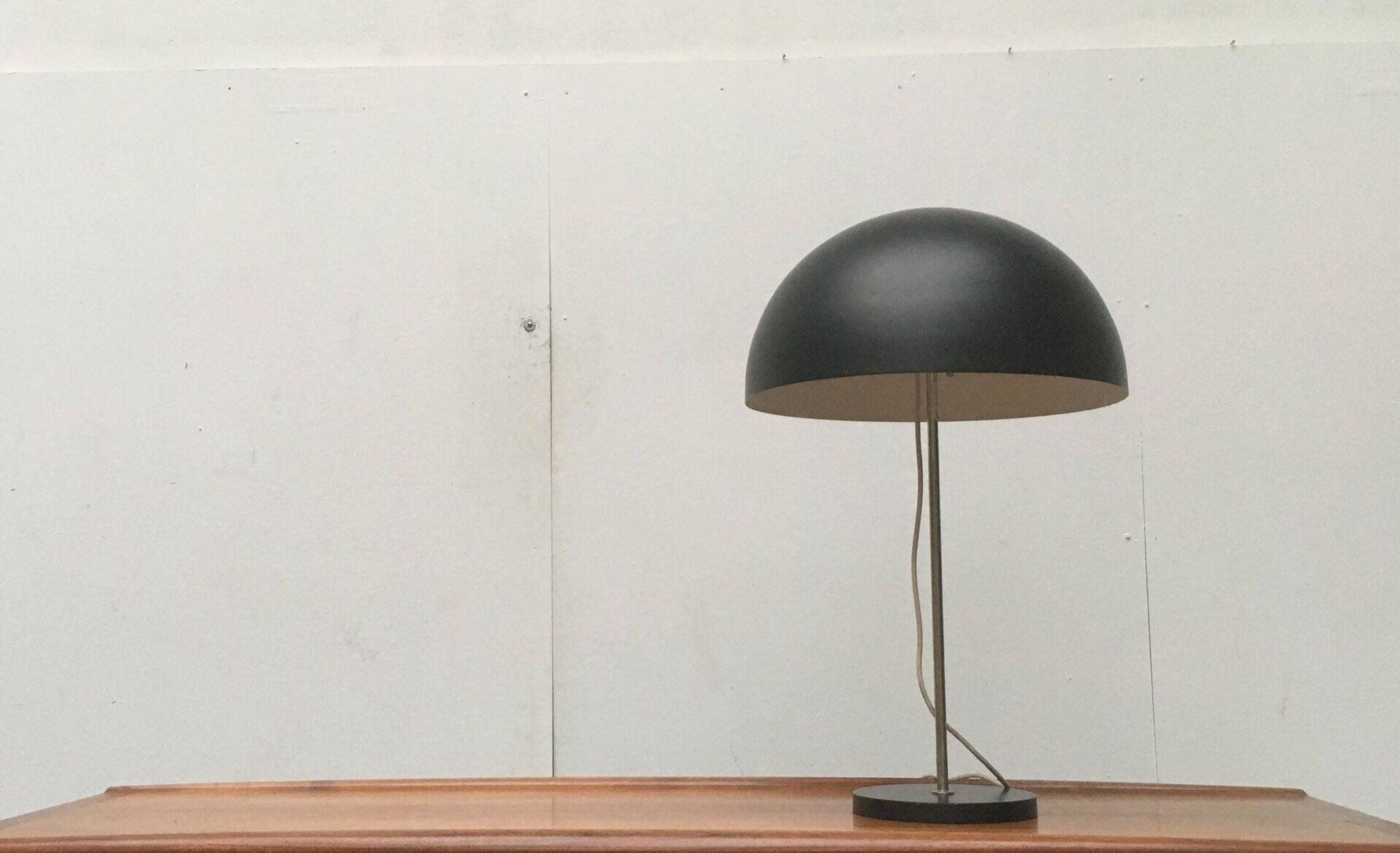 Mid-century minimalist table lamp