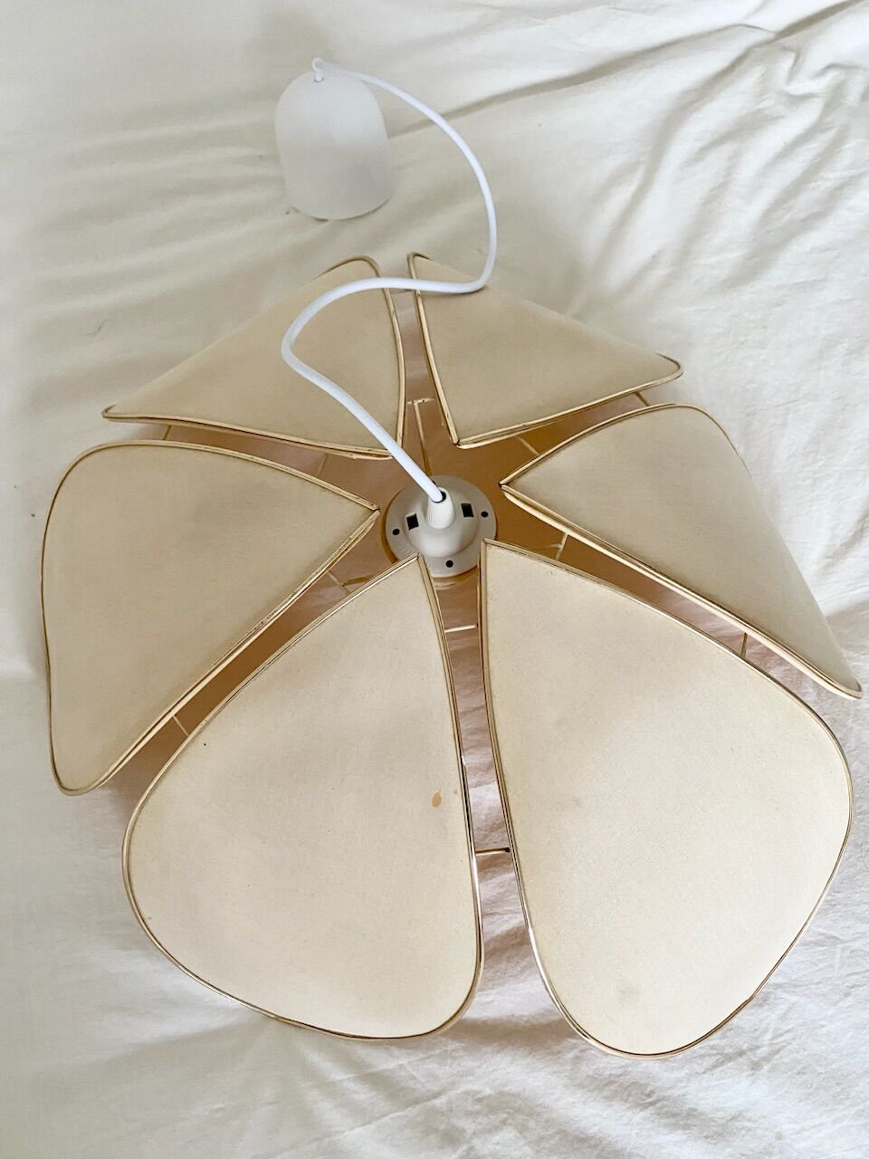 Suspension flowers vintage petals