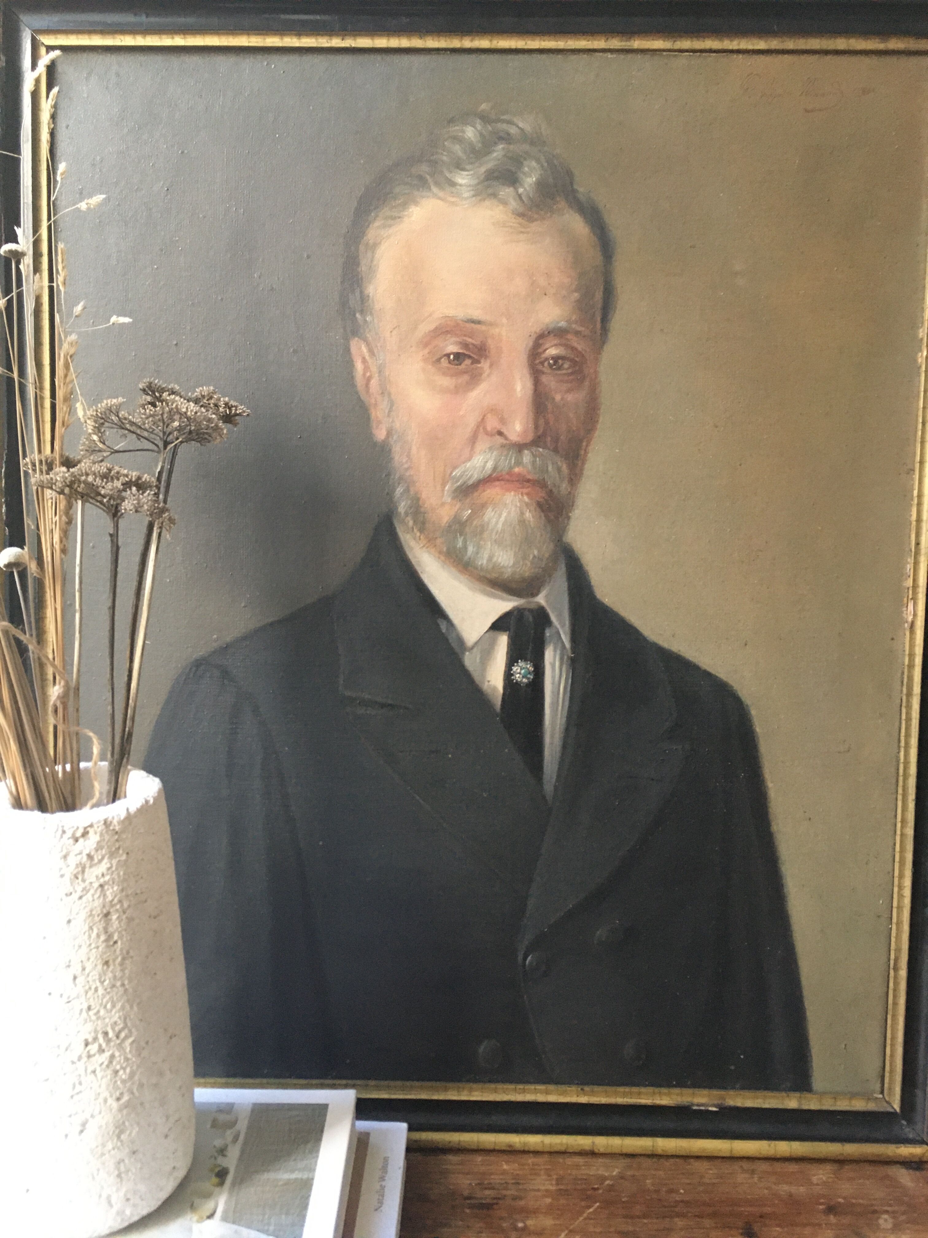 Portrait signed oil , date 19th ieme