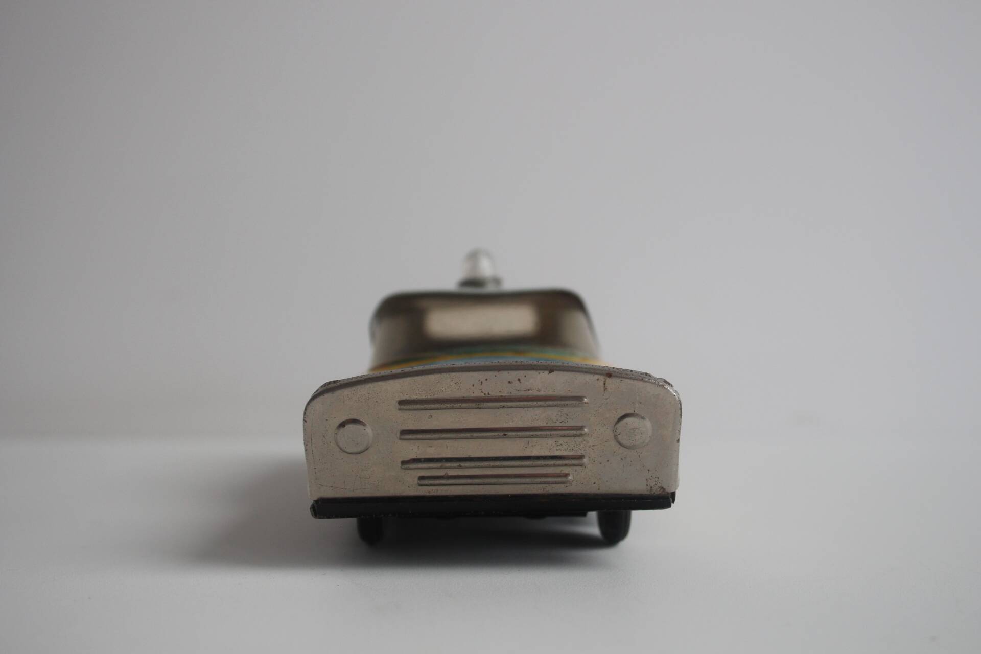 Petite voiture en tôle, Tchécoslovaquie, années 1960