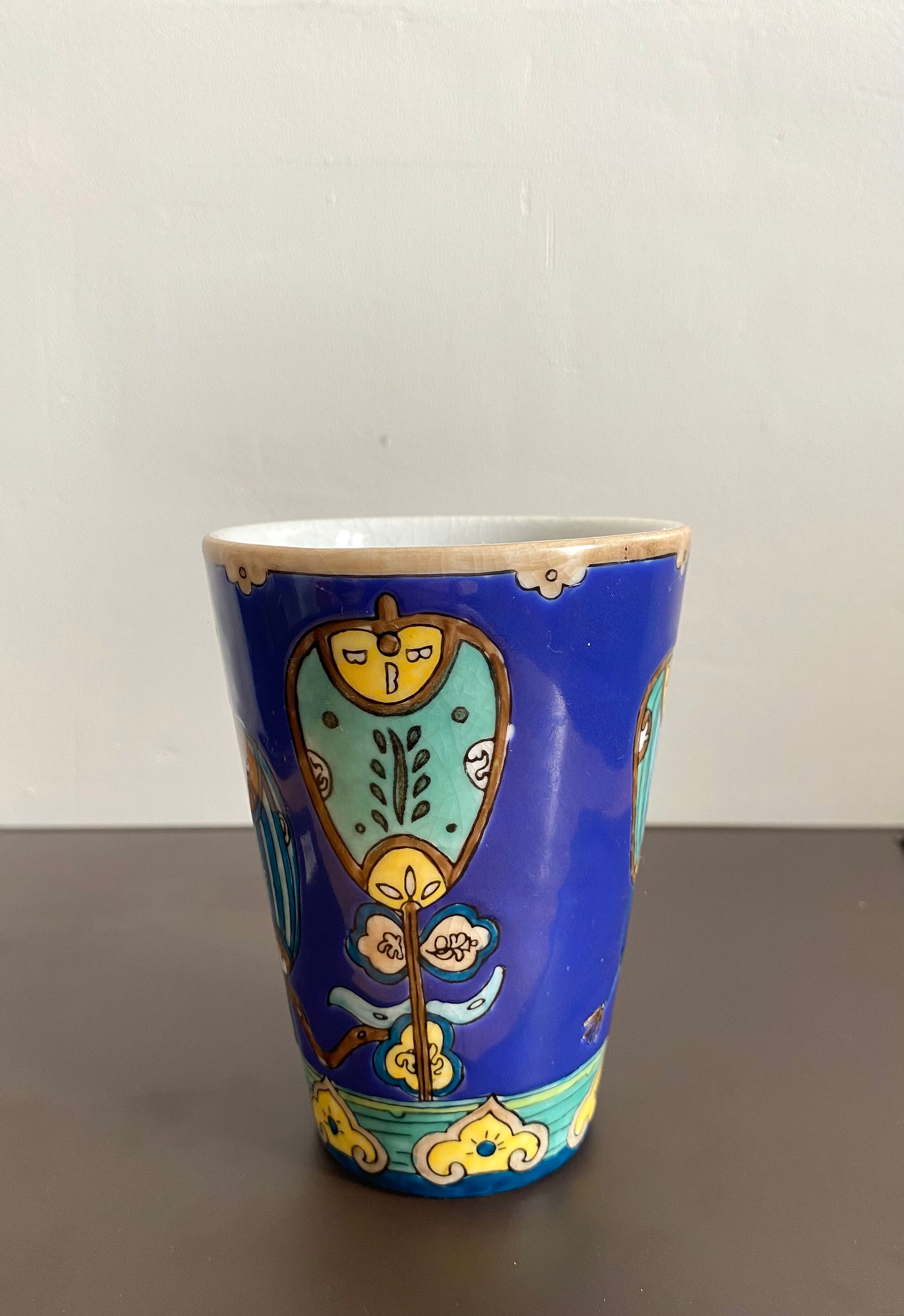 Hand-painted ceramic Fragonard vase