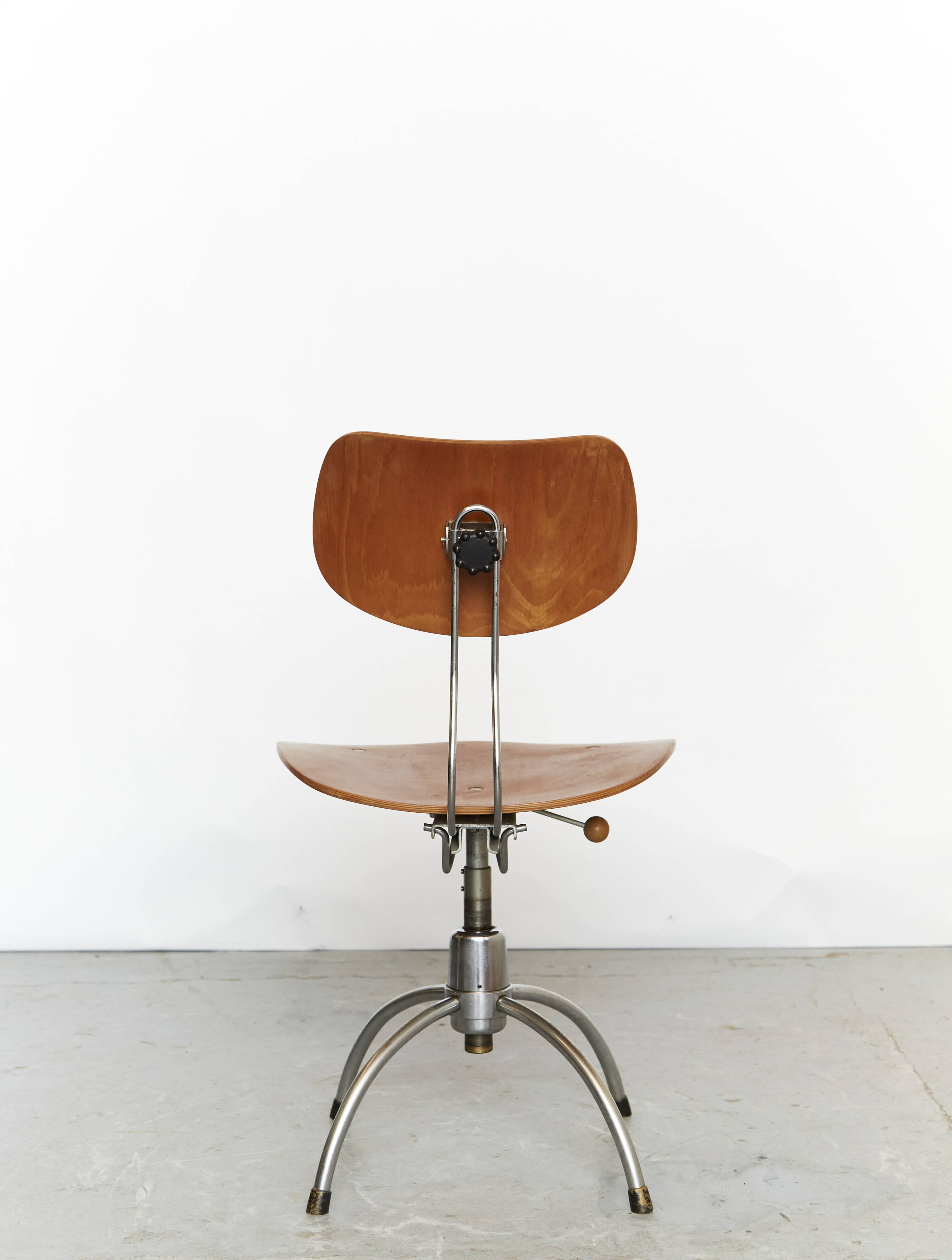 Chaise pivotante Mid-Century modèle SE 40 par Egon Eiermann pour Wilde+Spieth