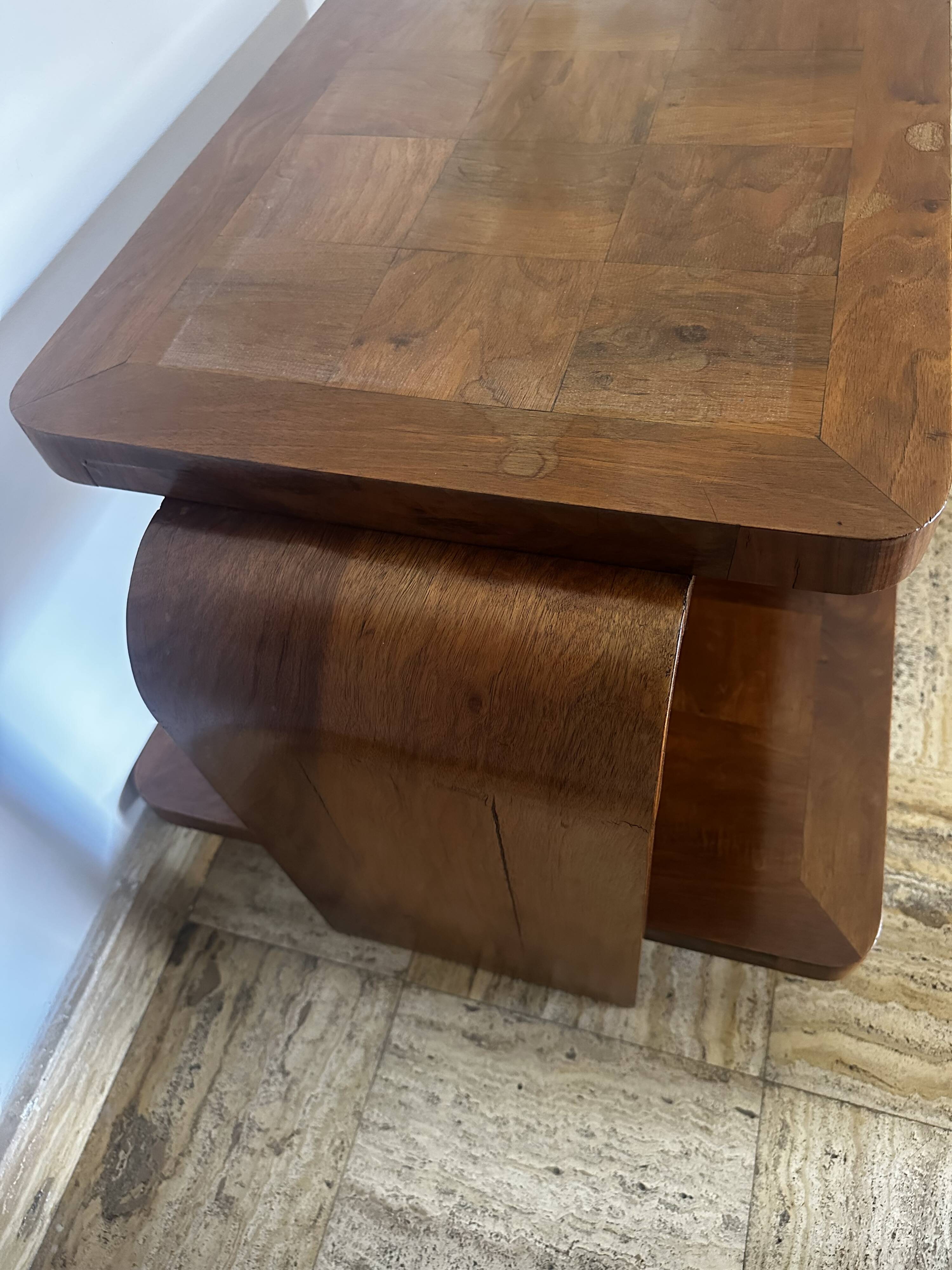 1930s Art Deco side table in marquetry walnut