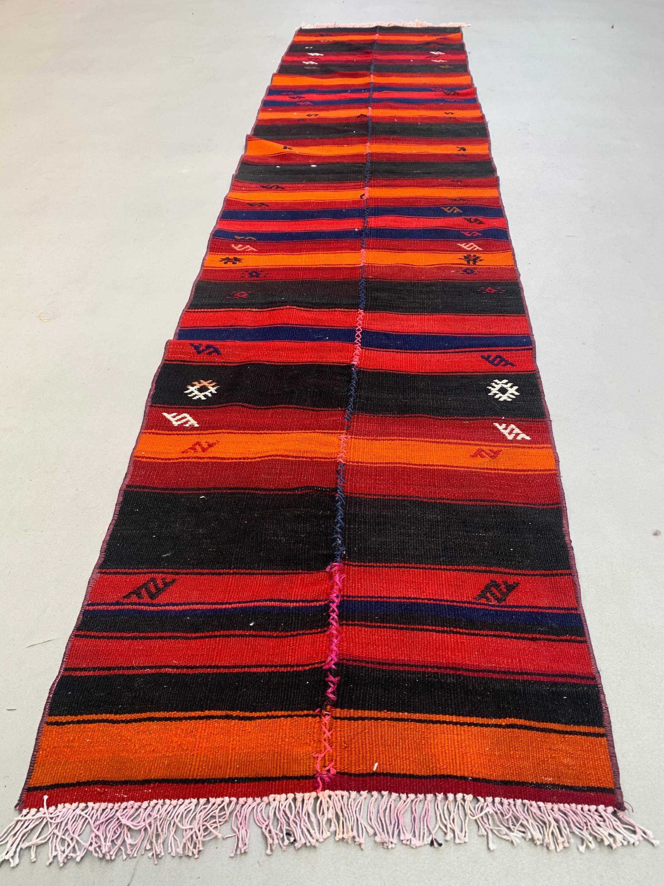 Old Turkish narrow Kilim Runner 274x61 cm shabby chic, vintage kelim