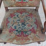 Paire de fauteuils Régence en noyer sculpté