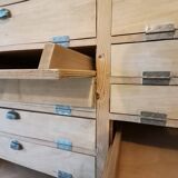 Meuble de métier : meuble de boulanger