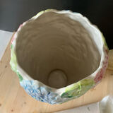 Ceramic vase slip flowers