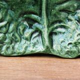Cabbage leaf dish in slip, Aejitma, Vallauris