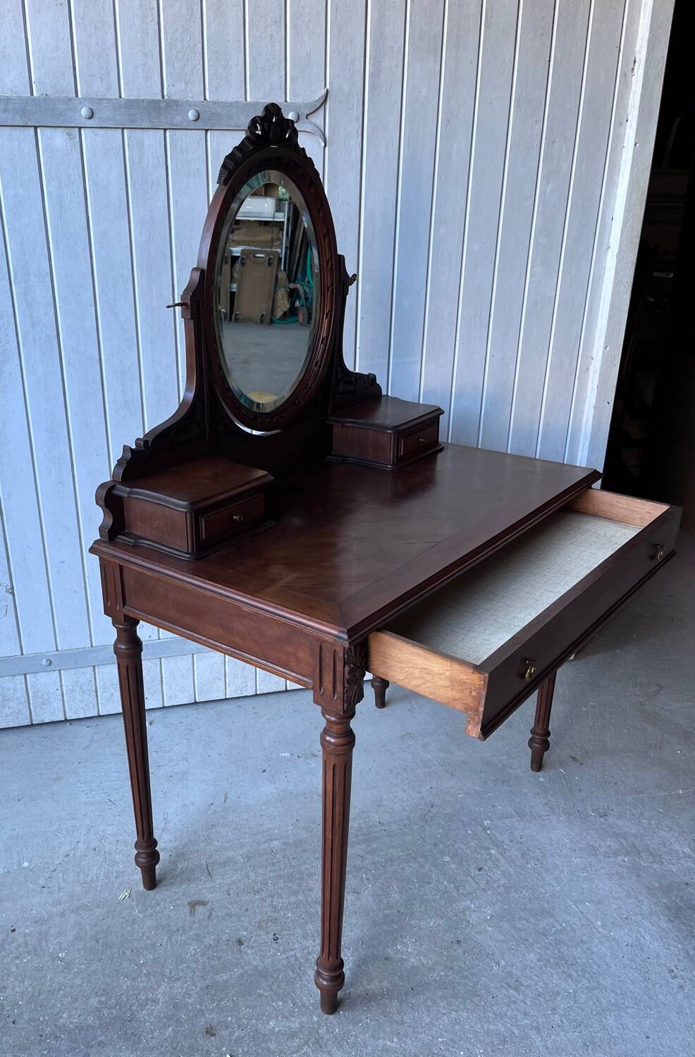 Old dressing table