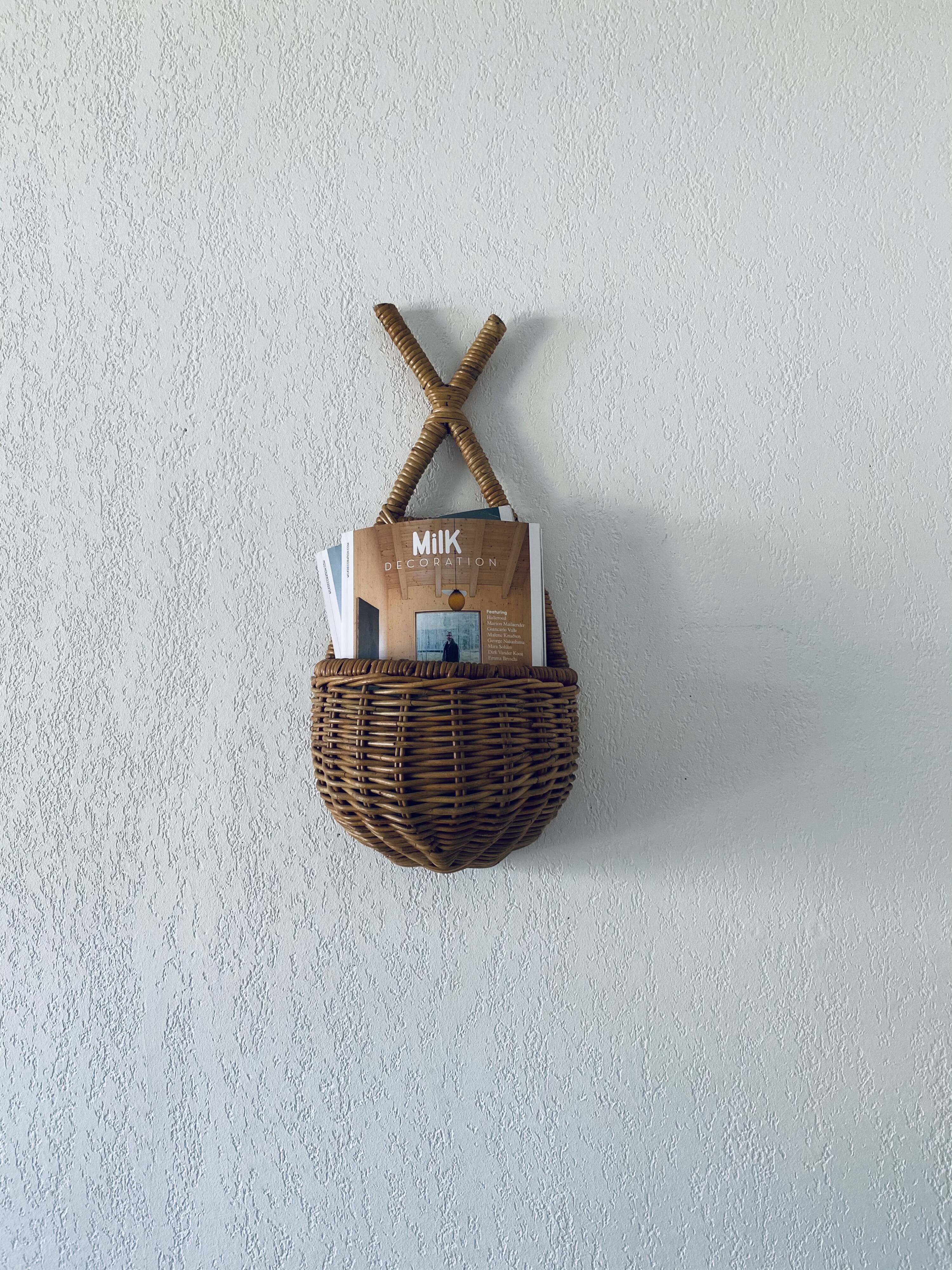 Vintage wall basket in rattan