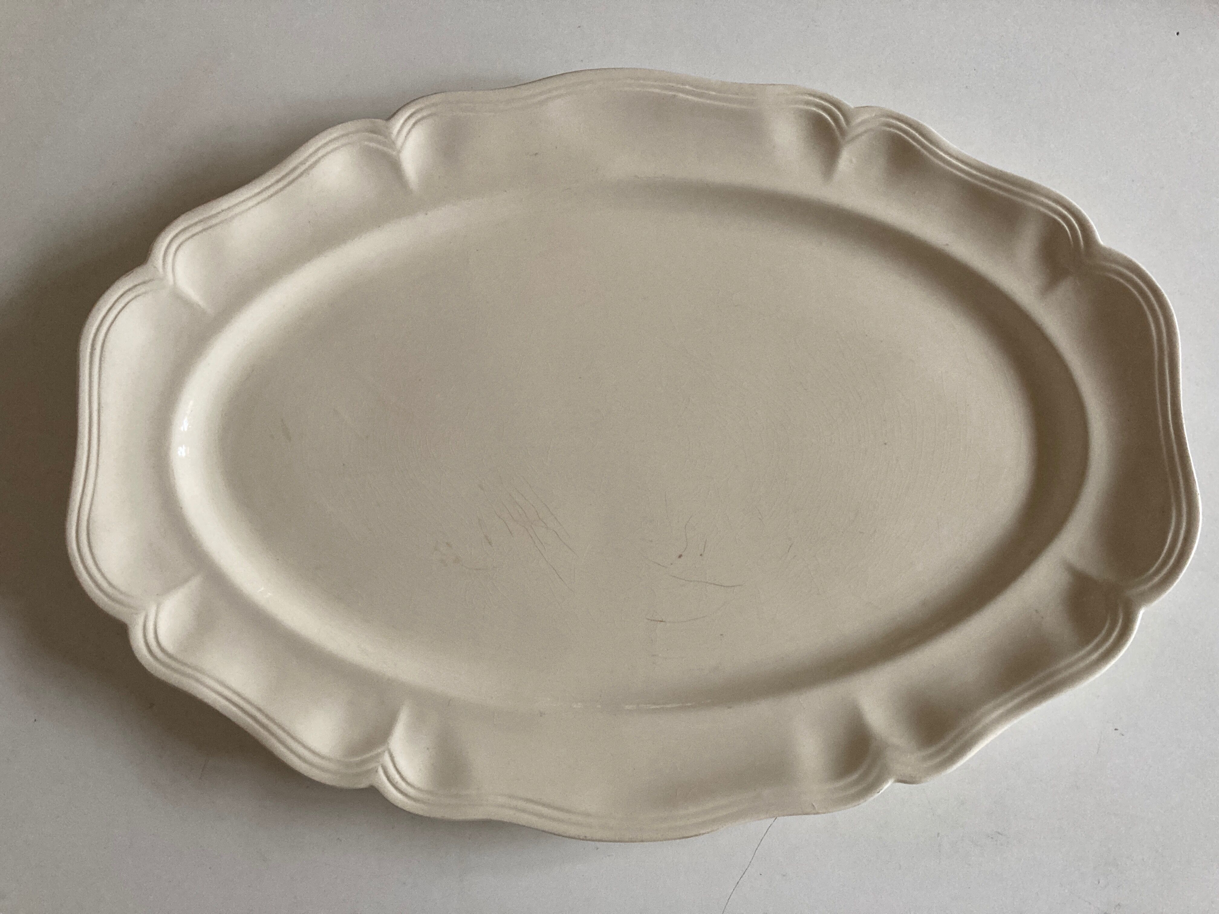 Sarreguemines ivory dish with oval godrons 44cm