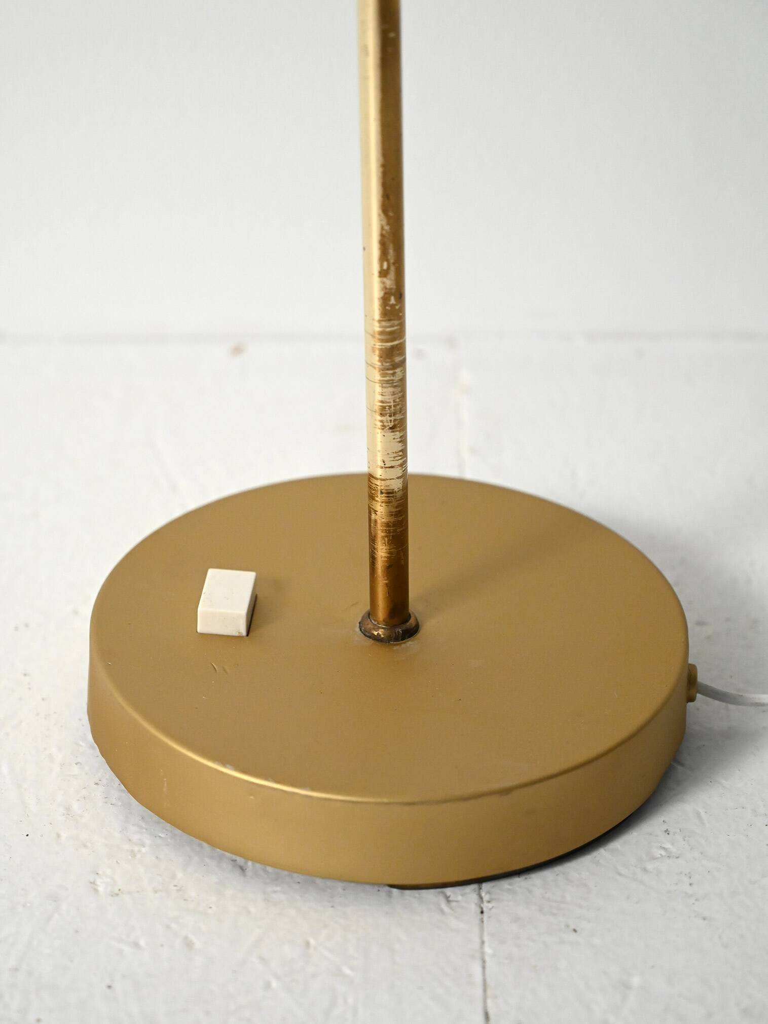 Lampadaire scandinave en laiton