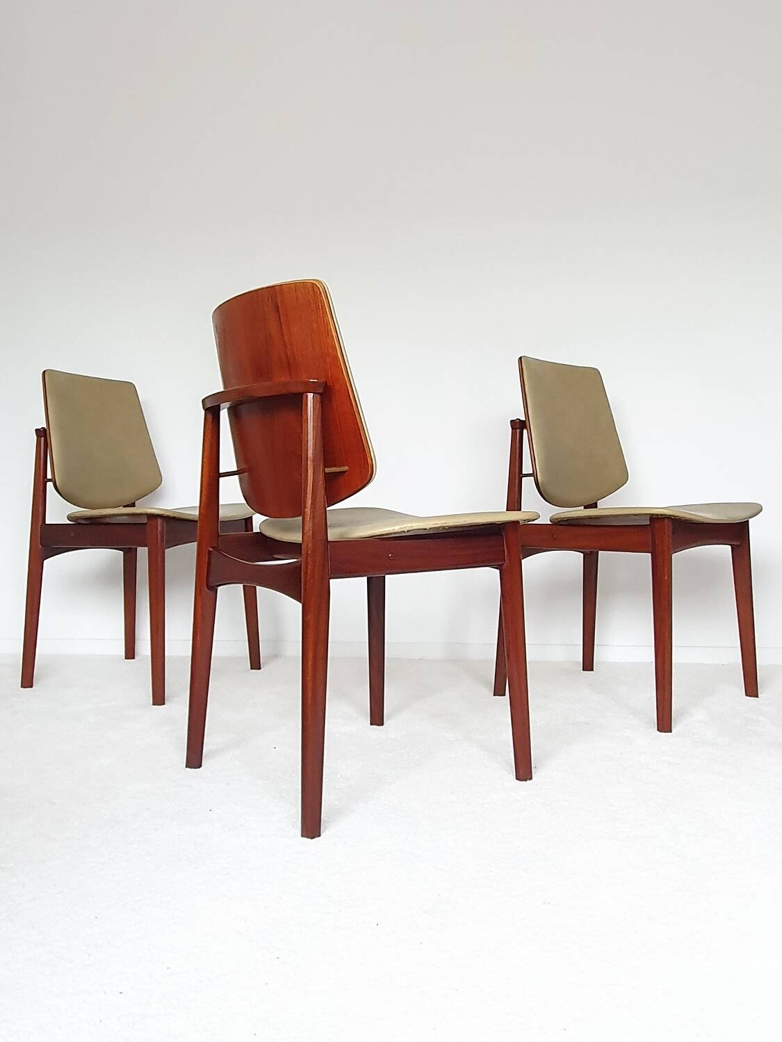 Ensemble de 5 chaises à manger Arne Hovmand Olsen