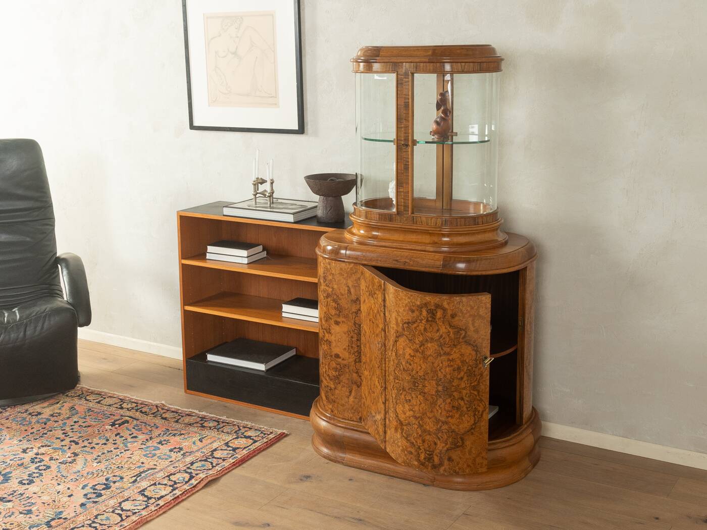Vitrine Art Déco unique des années 1930 avec étagère ouverte des années 1960.