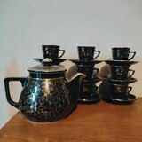 Set of 9 cups and their matching art deco teapot