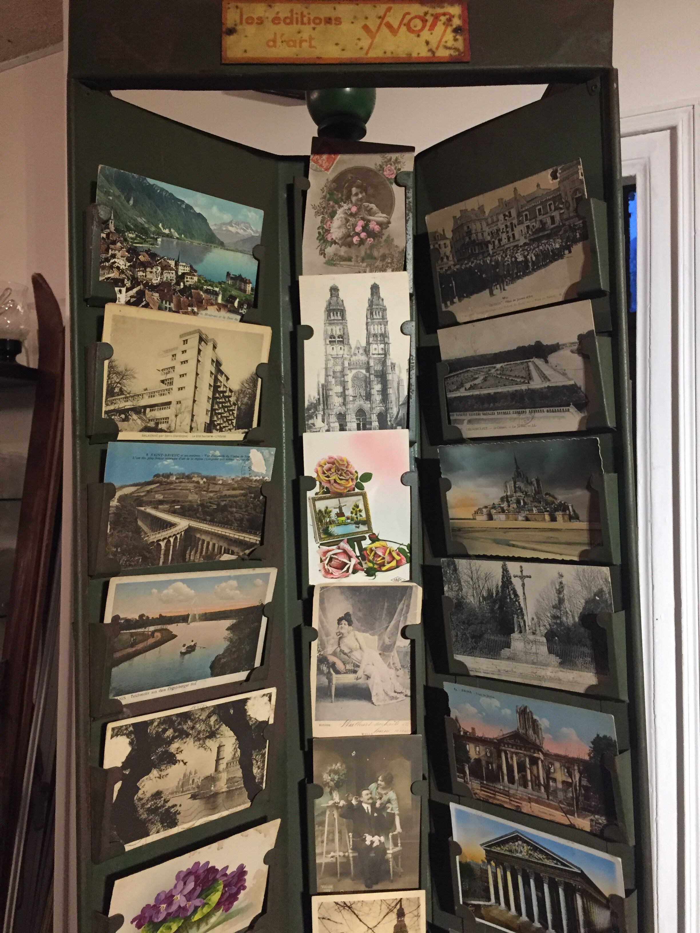 Présentoir cartes postale