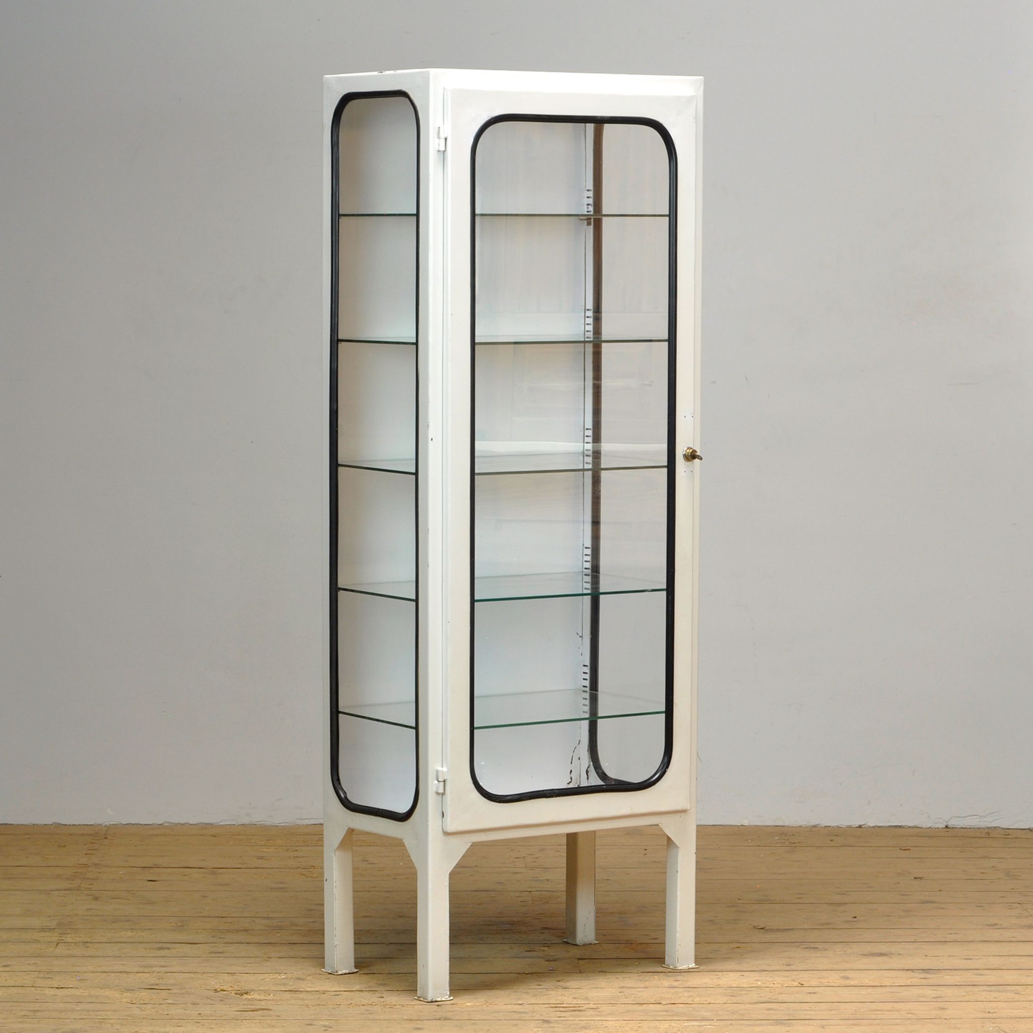 Cabinet médical en verre et fer, années 1970
