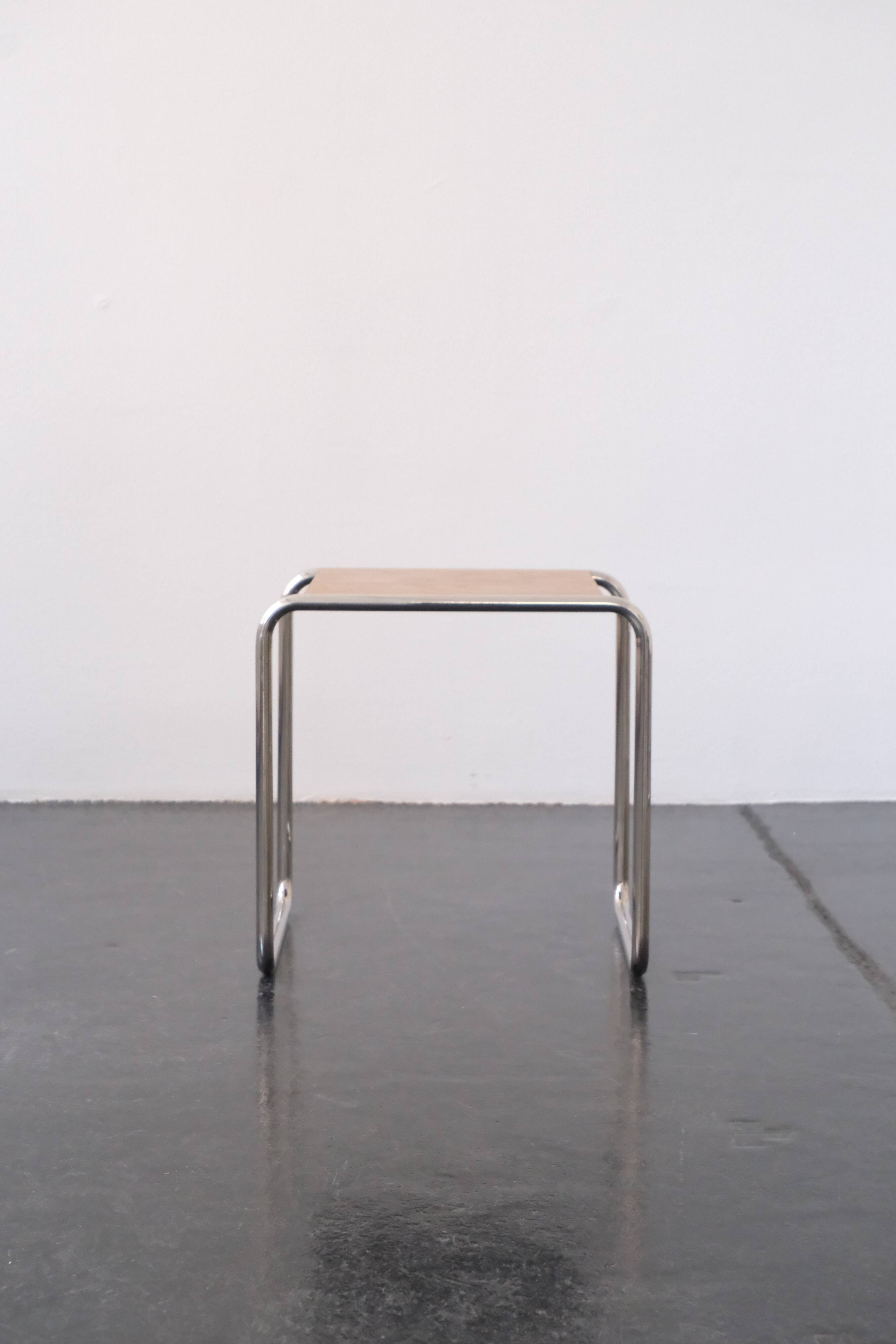 "B9 A" Side table by Marcel Breuer / Thonet