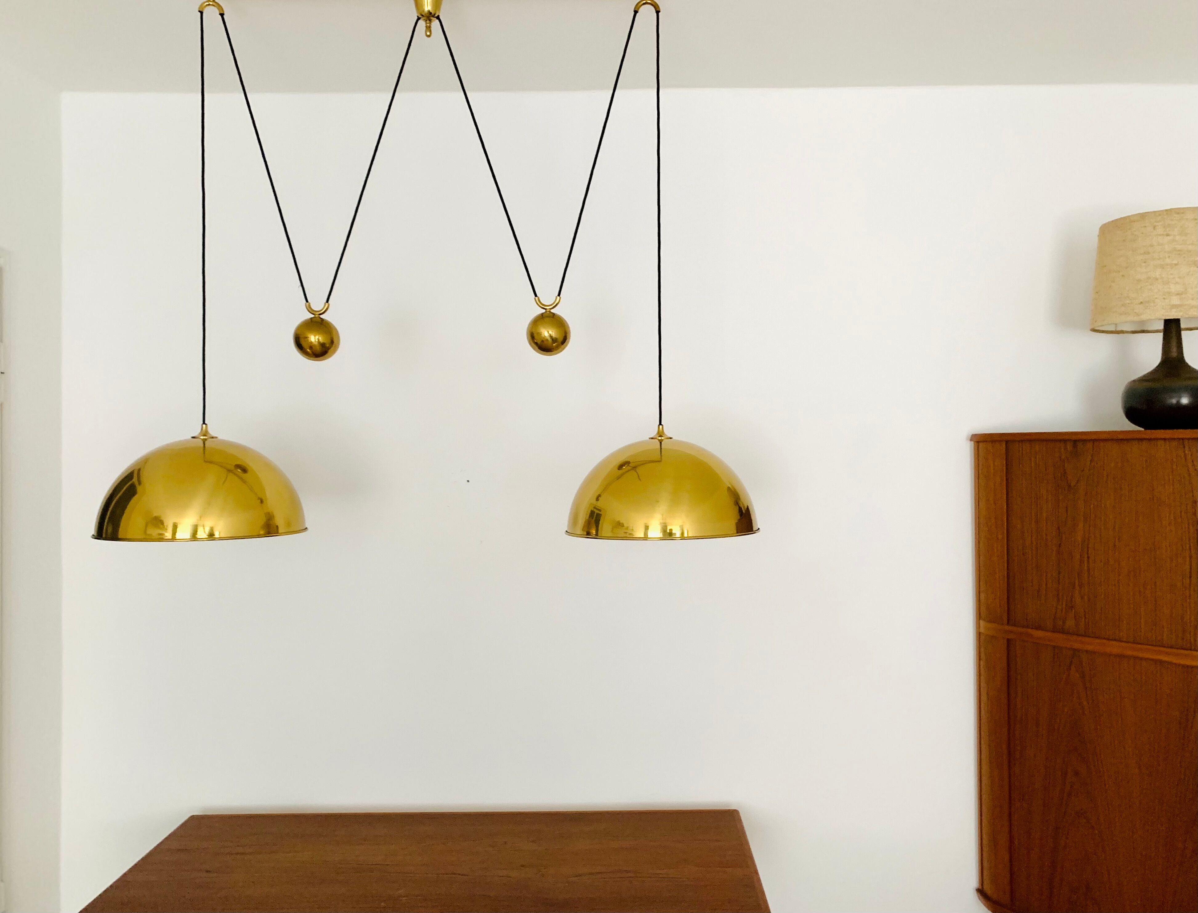 Lampe suspendue en laiton Posa44 double réglable par Florian Schulz
