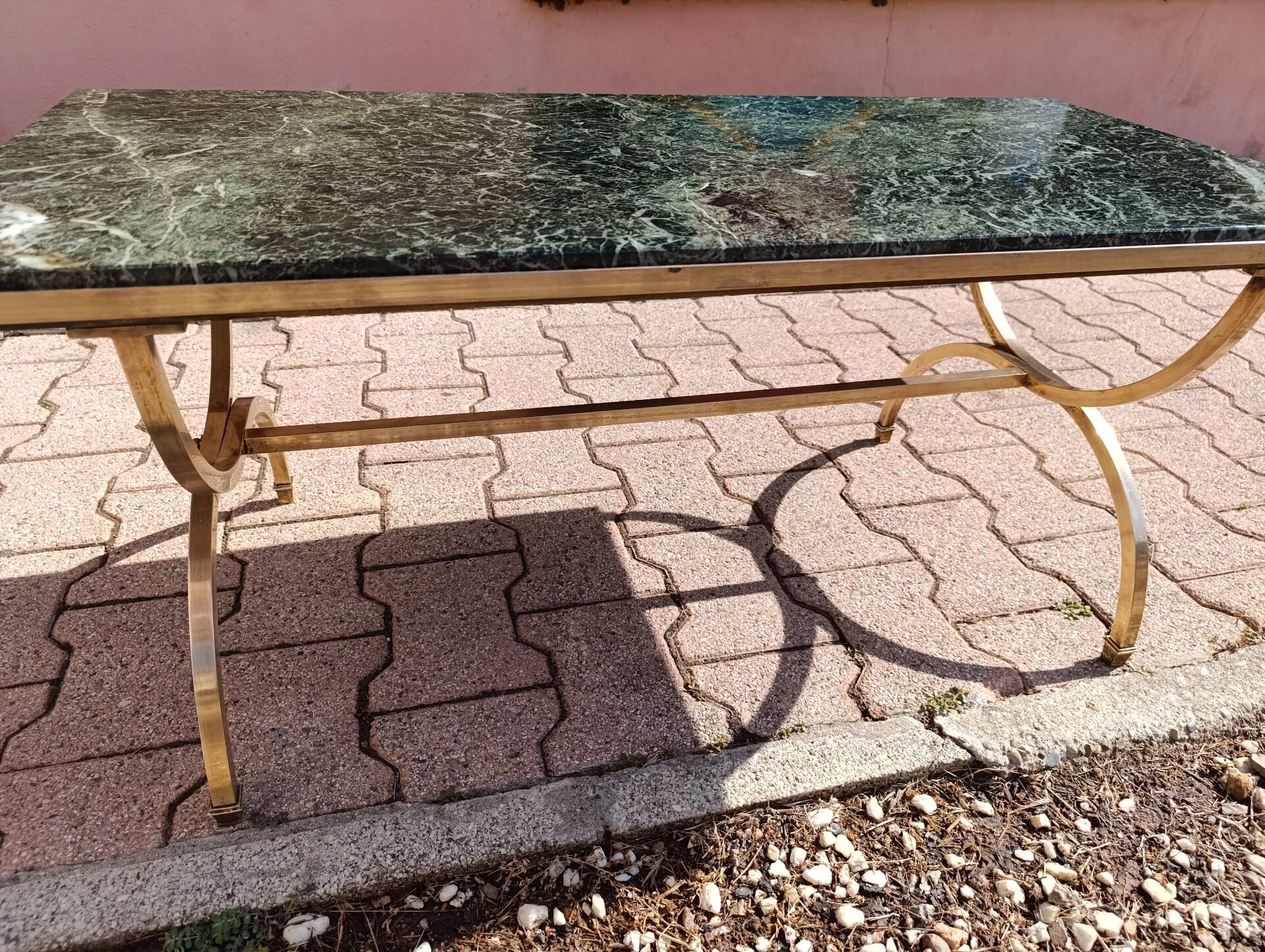 Vintage coffee table in green marble and brass in the style of Maison Jansen.