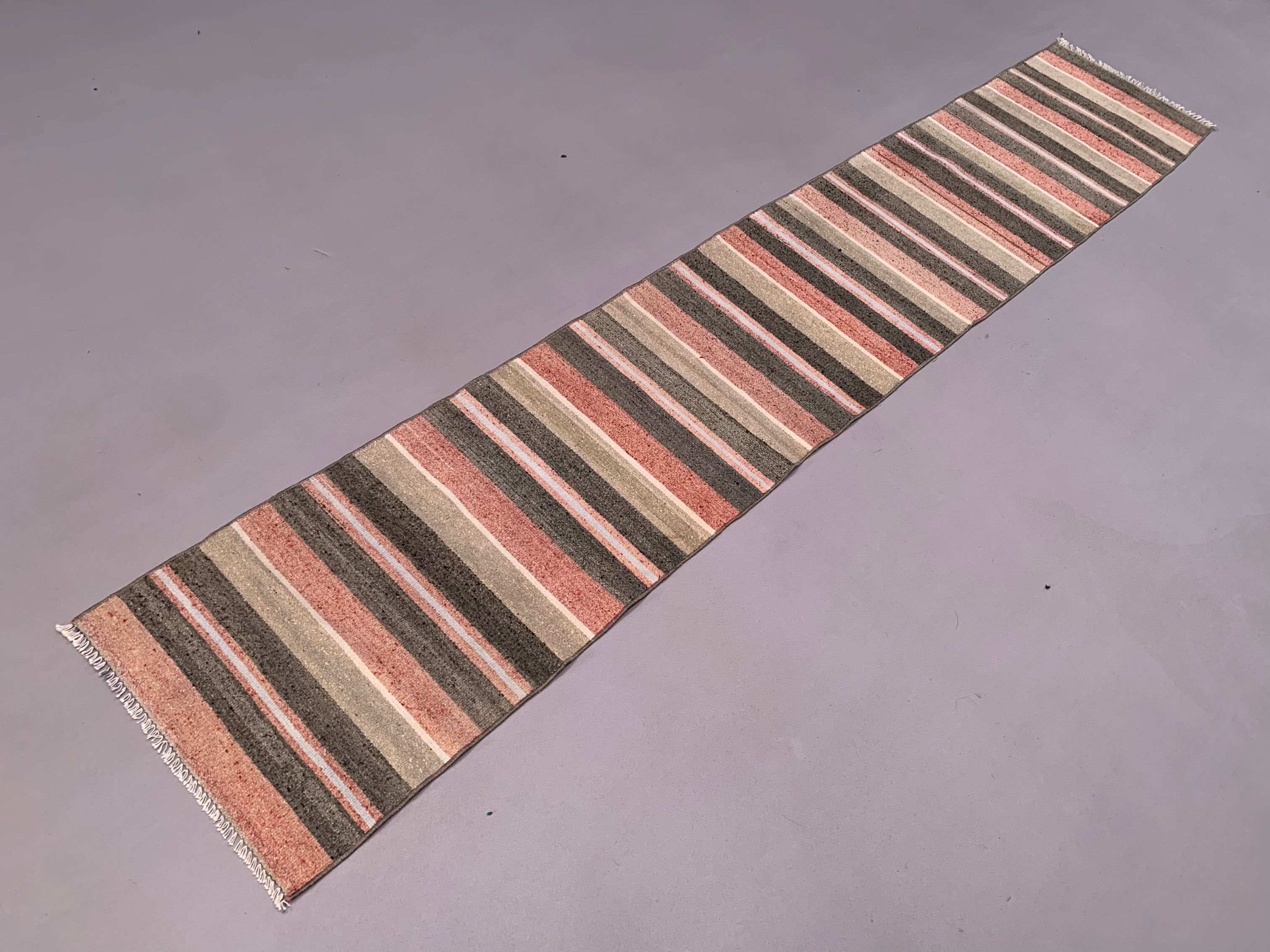 Old Turkish narrow Kilim Runner 275x50 cm shabby chic, vintage kelim