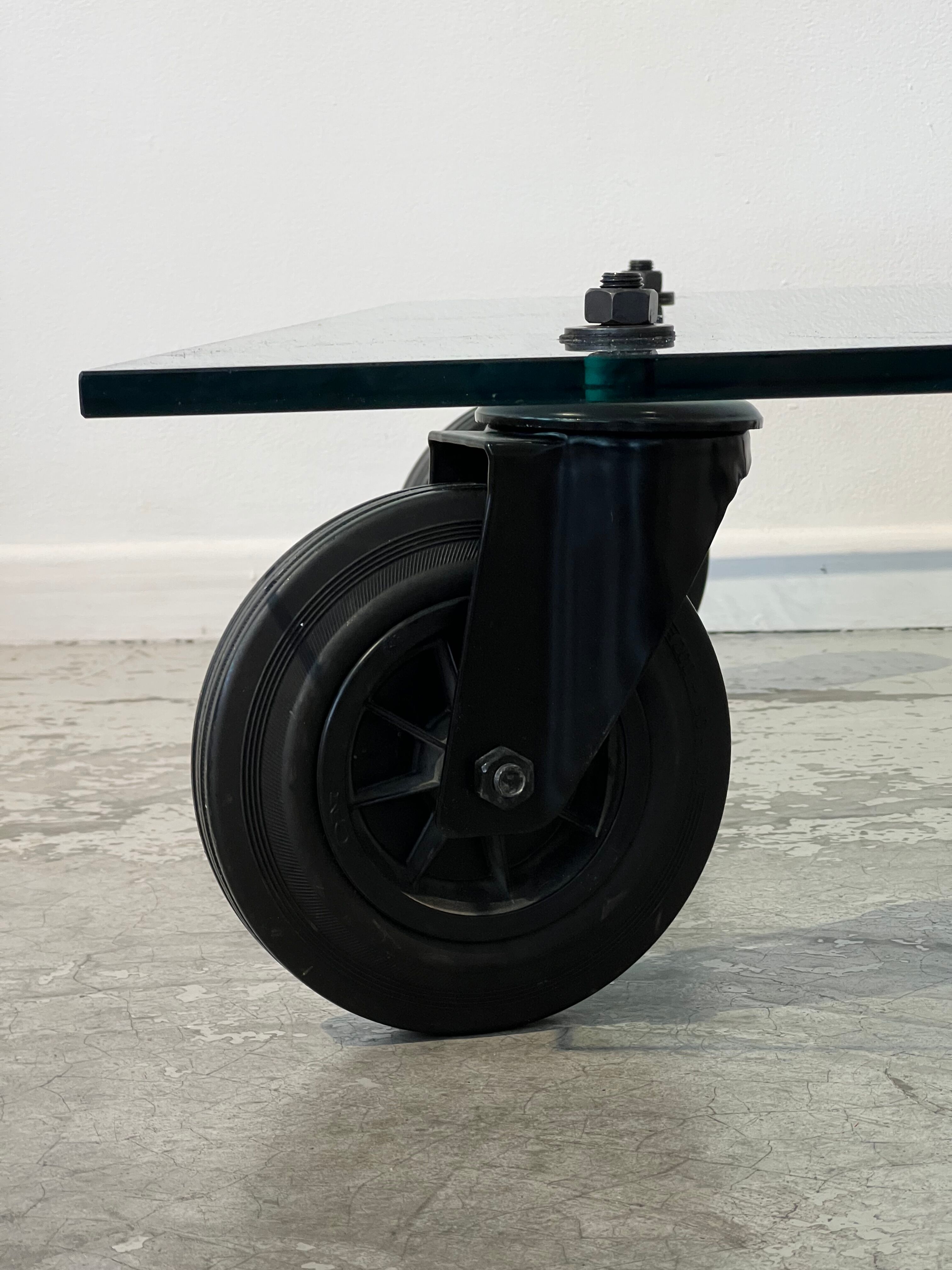 Tavolo coffee table con ruote by Gae Aulenti for Fontana Arte 1980