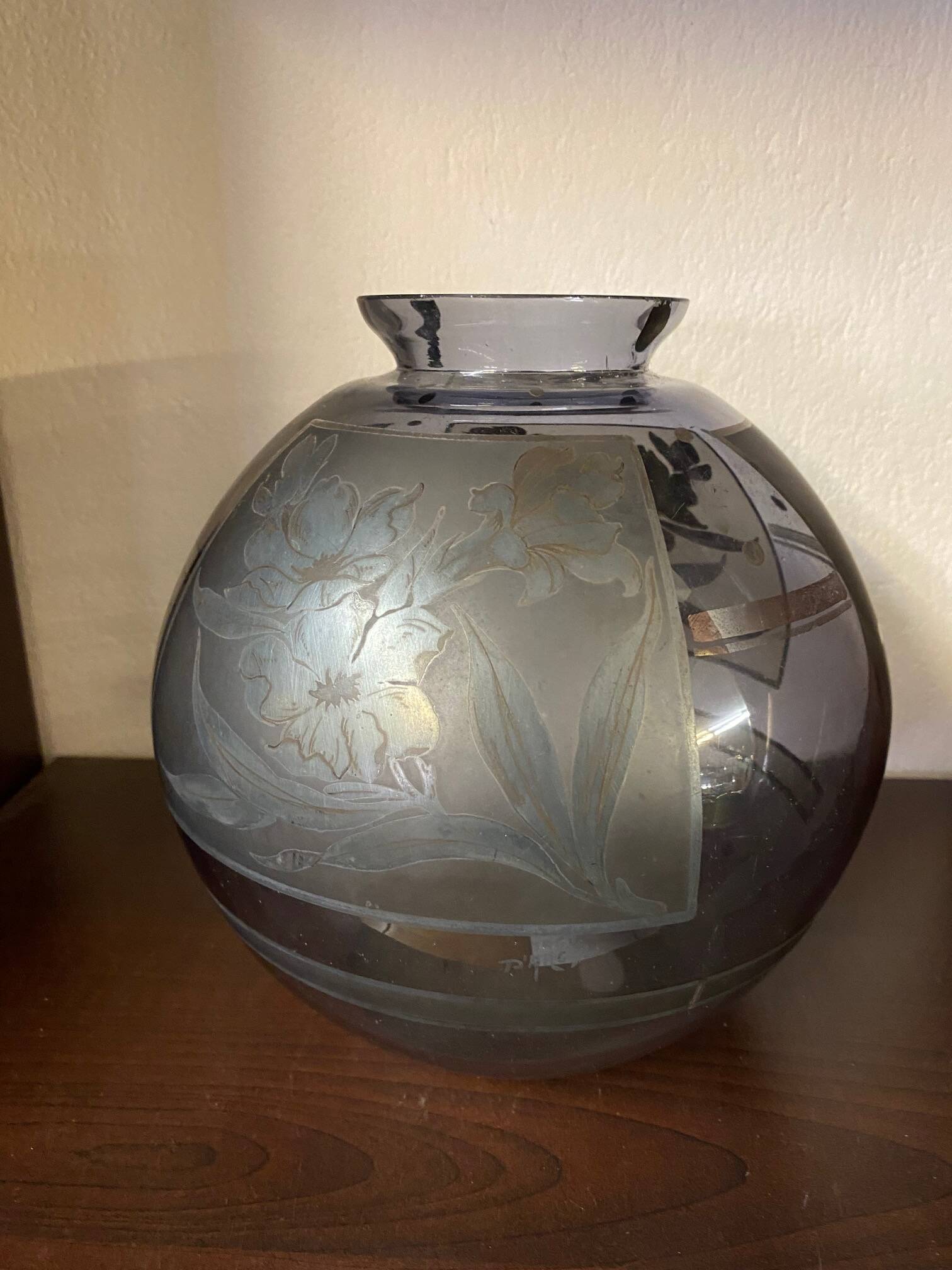 1930s art deco vase from argyl in blown glass with acid-etched floral design