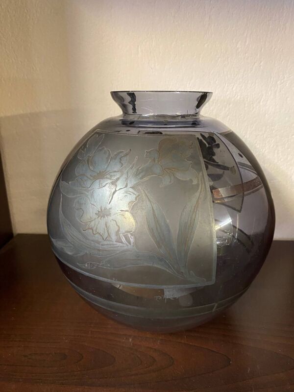Vase art deco d'argyl annees 30 en verre souffle et decor floral a l'acide