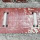 Table basse en marbre rouge