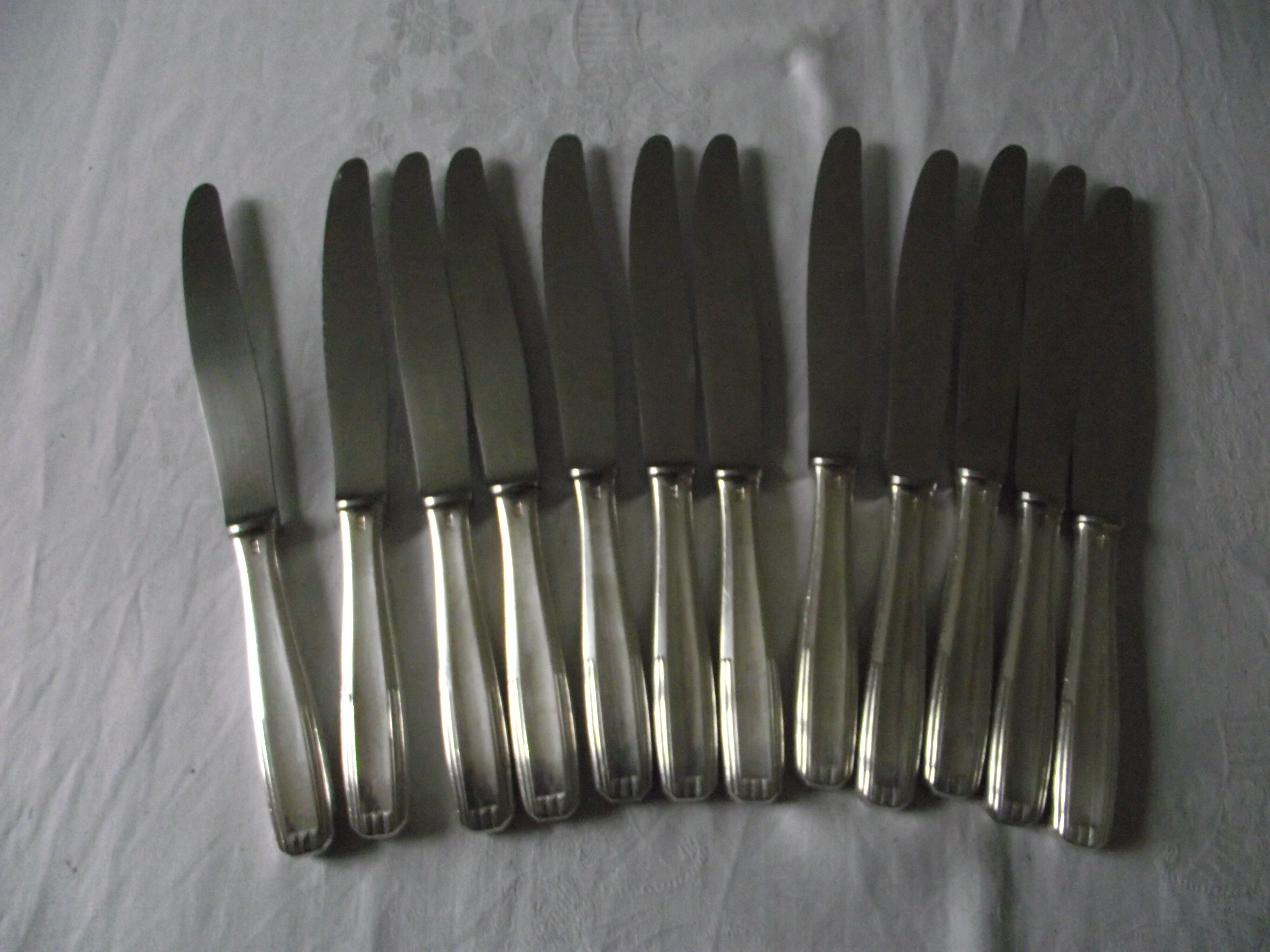 Box of 12 large knives from Alfémide production Christofle