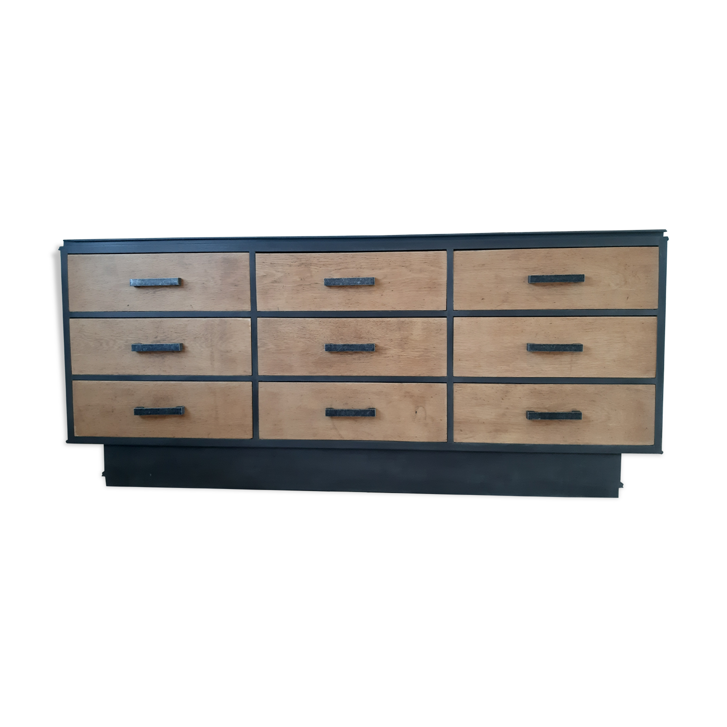 Furniture counter with graphite and wood drawers