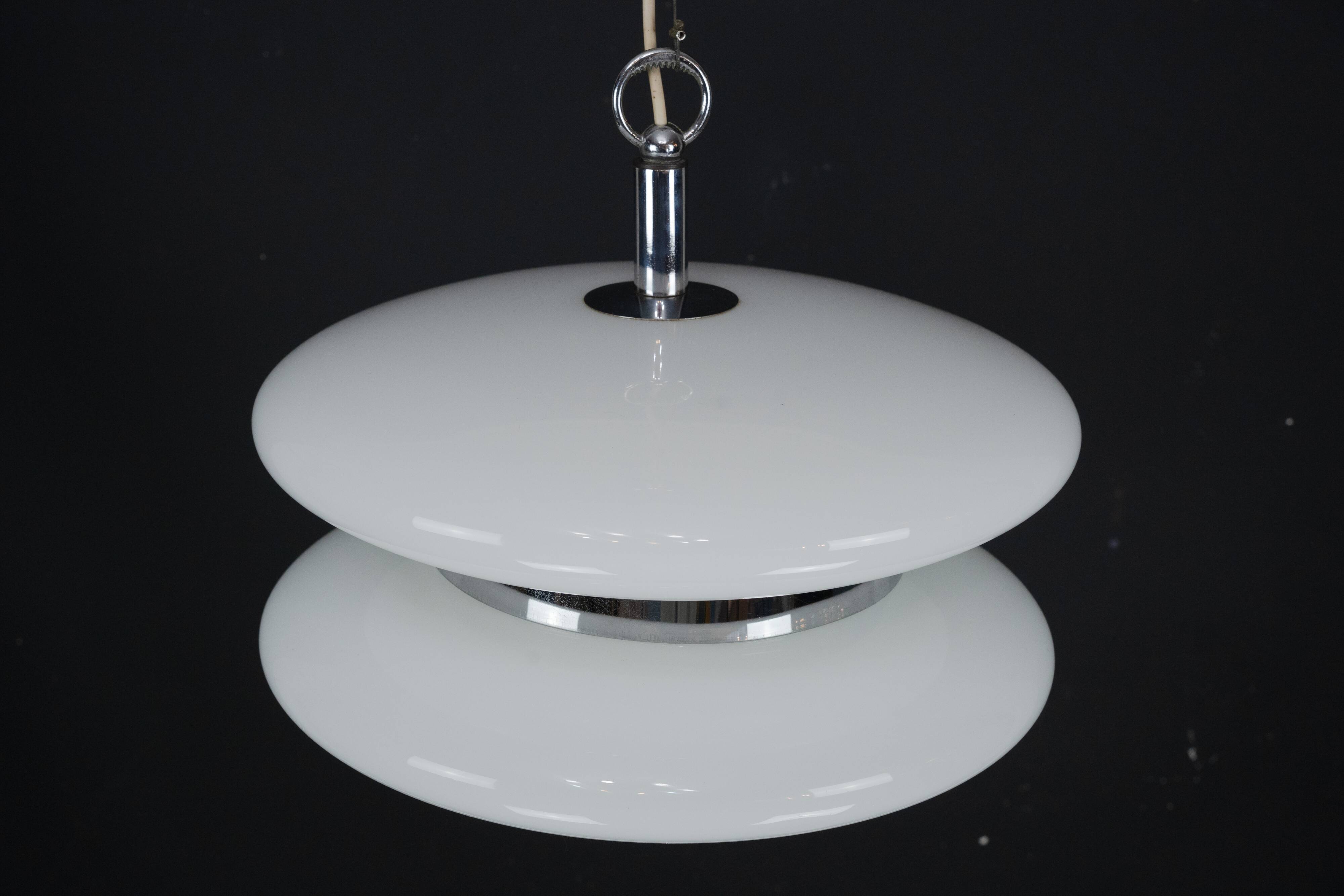Chandelier en verre blanc Murano de grande taille des années 1970 par Vistosi.