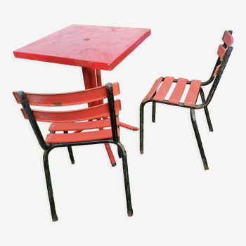 Garden table red square 2 chairs